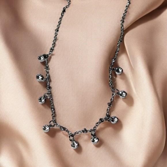 Elegant Silver Necklace with Crystal Accents - Picture 2 of 3